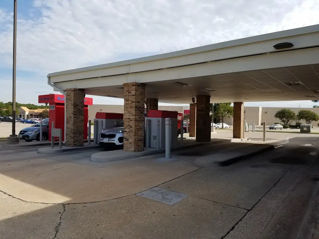 115N5922C10450UK 1851 S Interstate 35 Denton TX 76205 USA Bank of America with Drive thru ATM