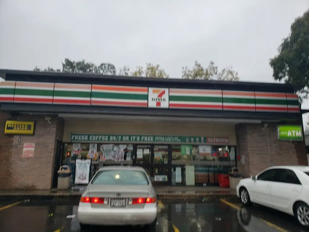 165O3712L79056KS 2103 S Congress Ave Austin TX 78704 USA ATM 7ELEVEN INC