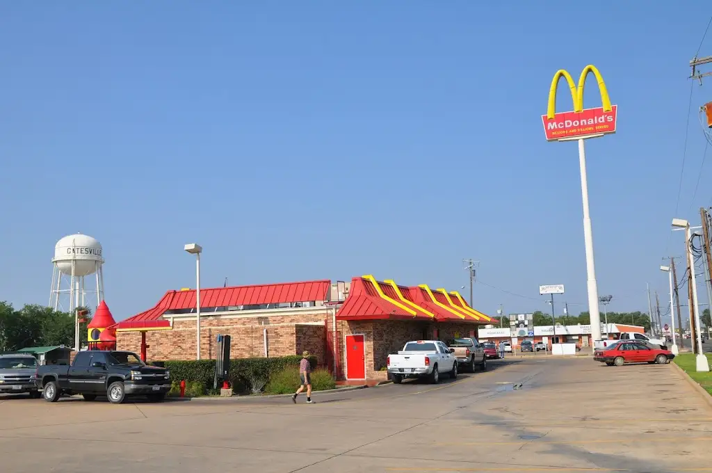 165Q7267L78923PQ 2302 Main St Gatesville TX 76528 USA McDonald s