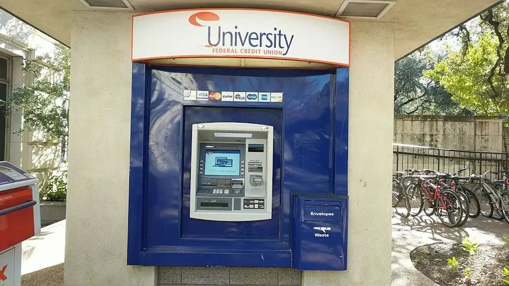 232X7471A26915IU 2400 Inner Campus Drive Austin TX 78712 USA UFCU ATM