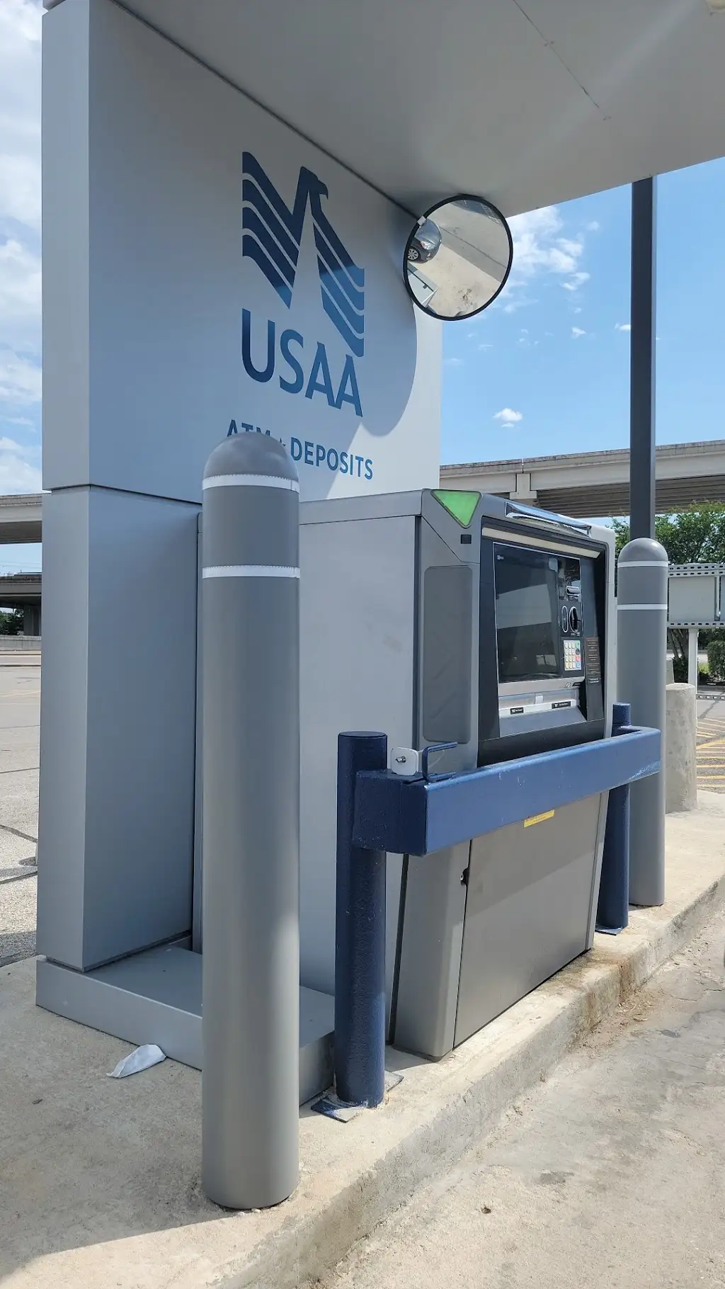 268Z4856X12048GL 4211 S Lamar Blvd Austin TX 78704 USA USAA ATM