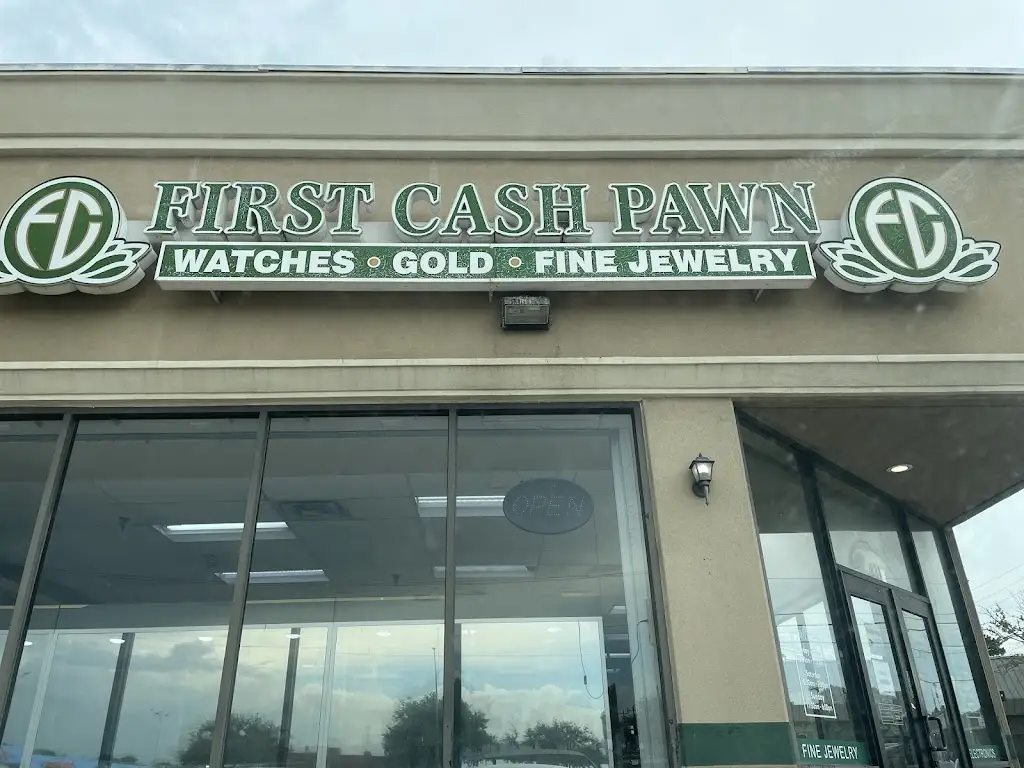 272Y1044U43198WE 831 E Pioneer Pkwy Arlington TX 76010 USA First Cash Pawn