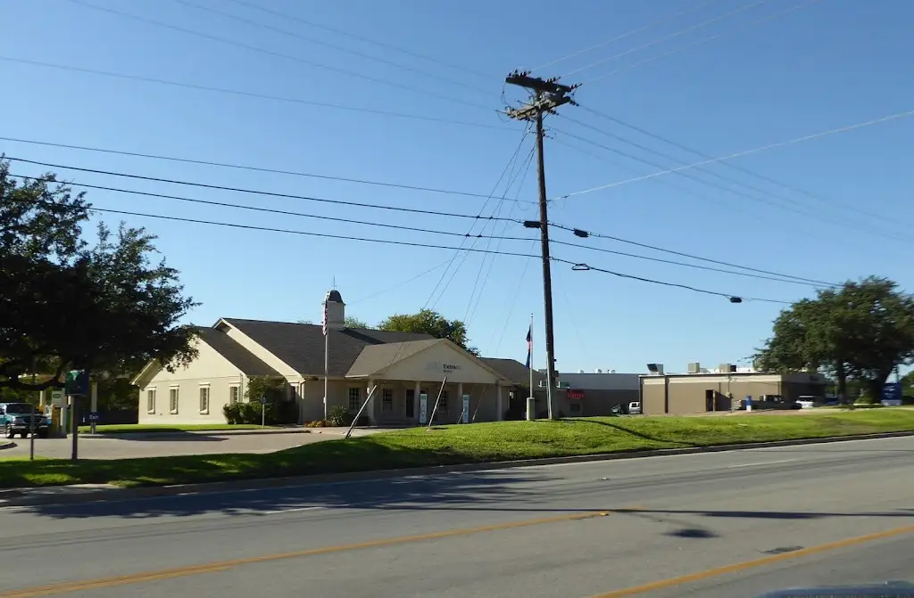 277L5845X47464QP 2000 N Main St Belton TX 76513 USA Extraco Banks Belton