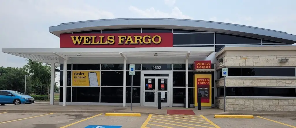 281P6458L99315VF 1602 E Exchange Pkwy Allen TX 75002 USA Wells Fargo Bank