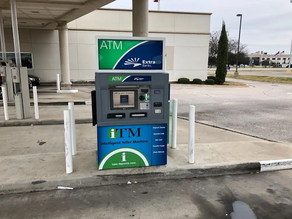 300U5320W38114PZ 800 E Main St Gatesville TX 76528 USA Extraco Banks Gatesville ATM