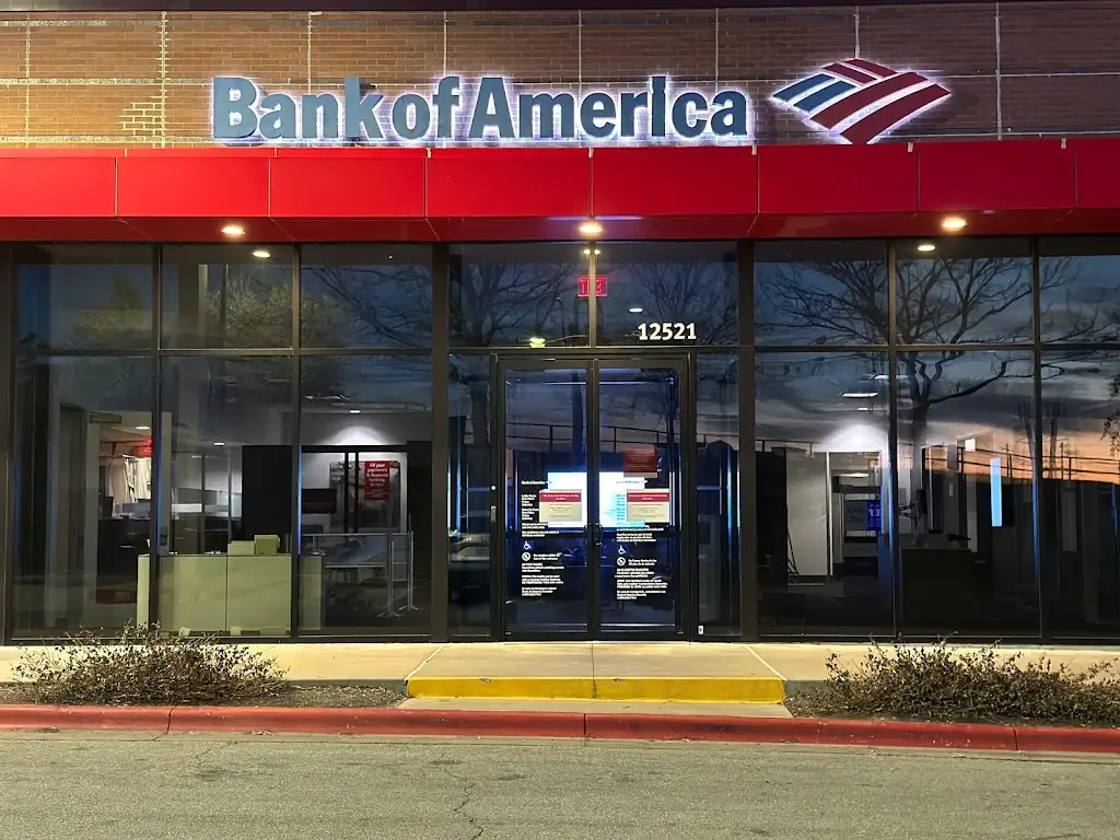 327E1110X18159RH 12521 N Interstate Hwy 35 Austin TX 78753 USA Bank of America with Drive thru ATM