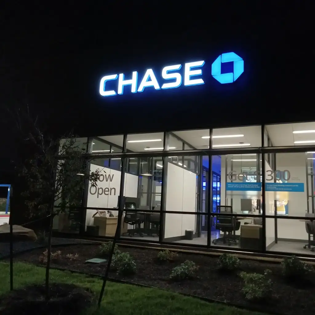 330D1414W14402LT 7545 Burnet Rd Austin TX 78757 USA Chase Bank