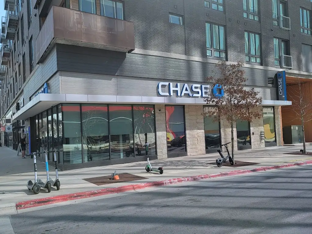 358Q3886P31648AK 1011 E 5th St Suite 100 Austin TX 78702 USA Chase Bank