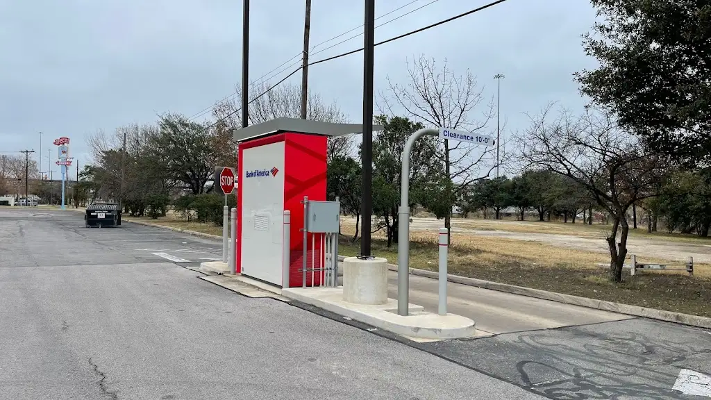 368K4210P95534LN 5777 12 Airport Blvd Austin TX 78752 USA Bank of America ATM Drive thru