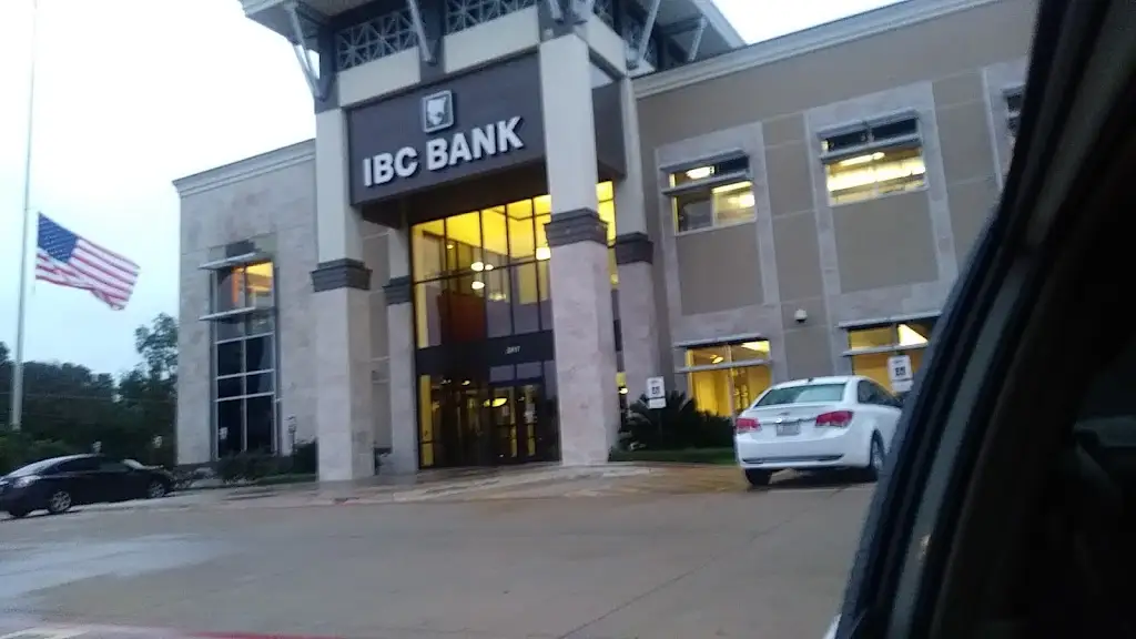 371J2842J11731RB 2817 E Cesar Chavez St Austin TX 78702 USA IBC Bank ATM