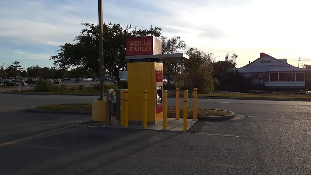 470F5067E32264ZQ 208 Hwy 17 N North Myrtle Beach SC 29582 USA Wells Fargo ATM