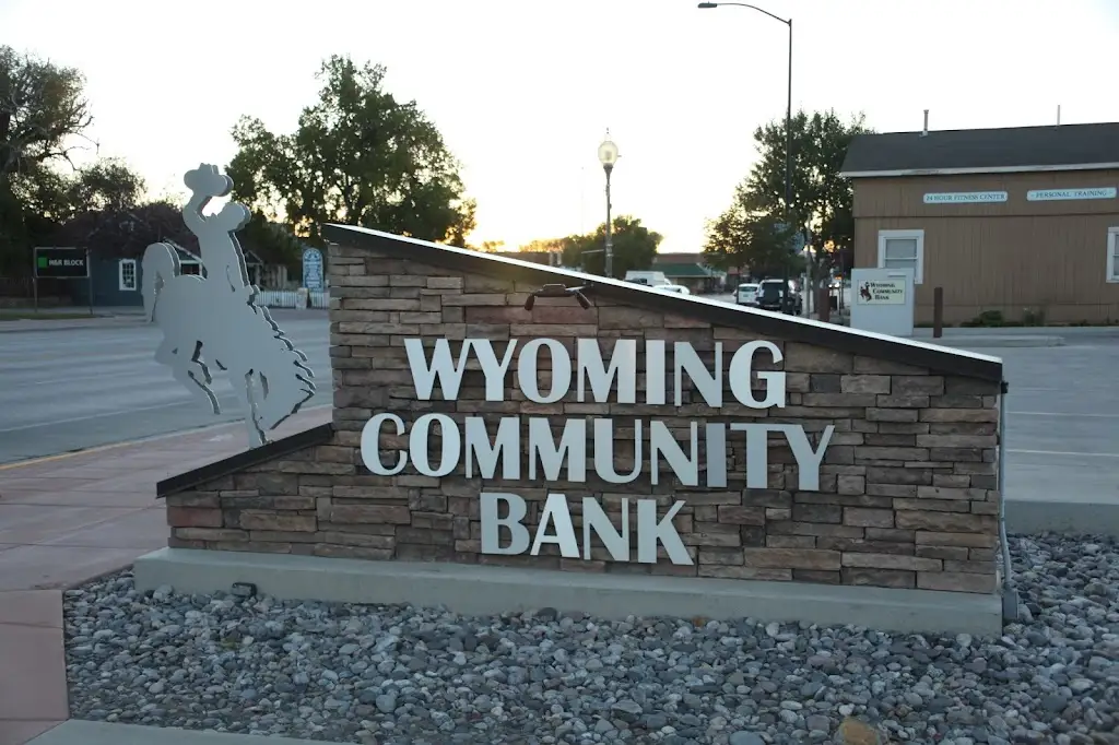 482L6528V16915IU 685 Main St Lander WY 82520 USA Wyoming Community Bank