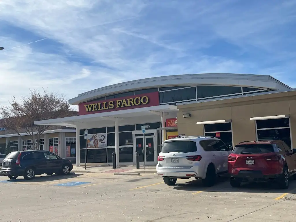 560T1810P30259QU 995 W Bethany Dr Allen TX 75013 USA Wells Fargo Bank