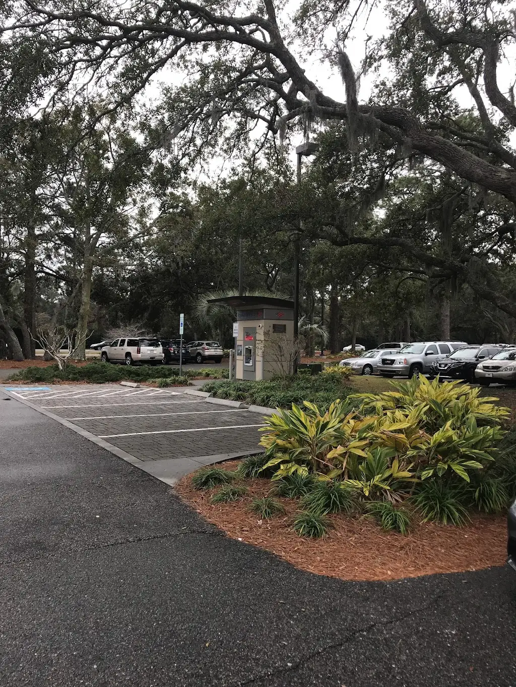 576P5603C21587TQ 32 Shelter Cove Ln Hilton Head Island SC 29928 USA Bank of America ATM