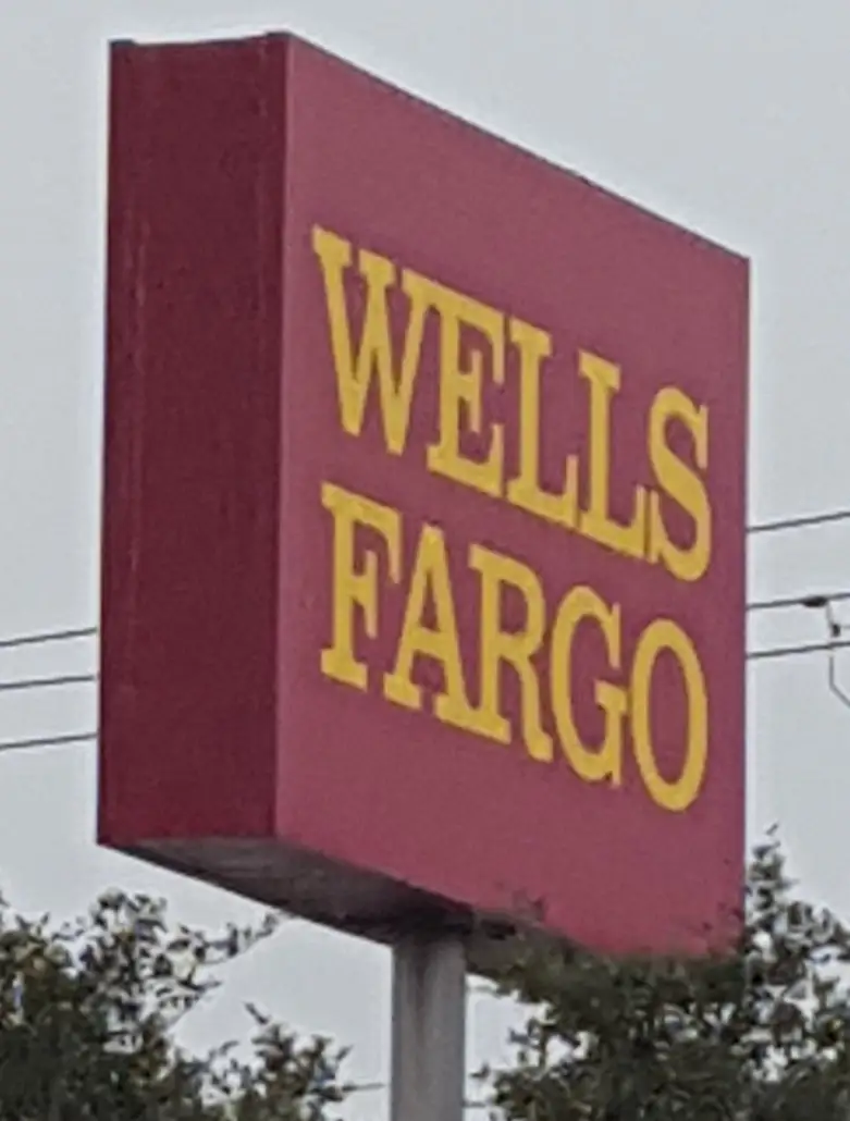 592W2825P38409LA 1128 E Main St Alice TX 78332 USA Wells Fargo Bank