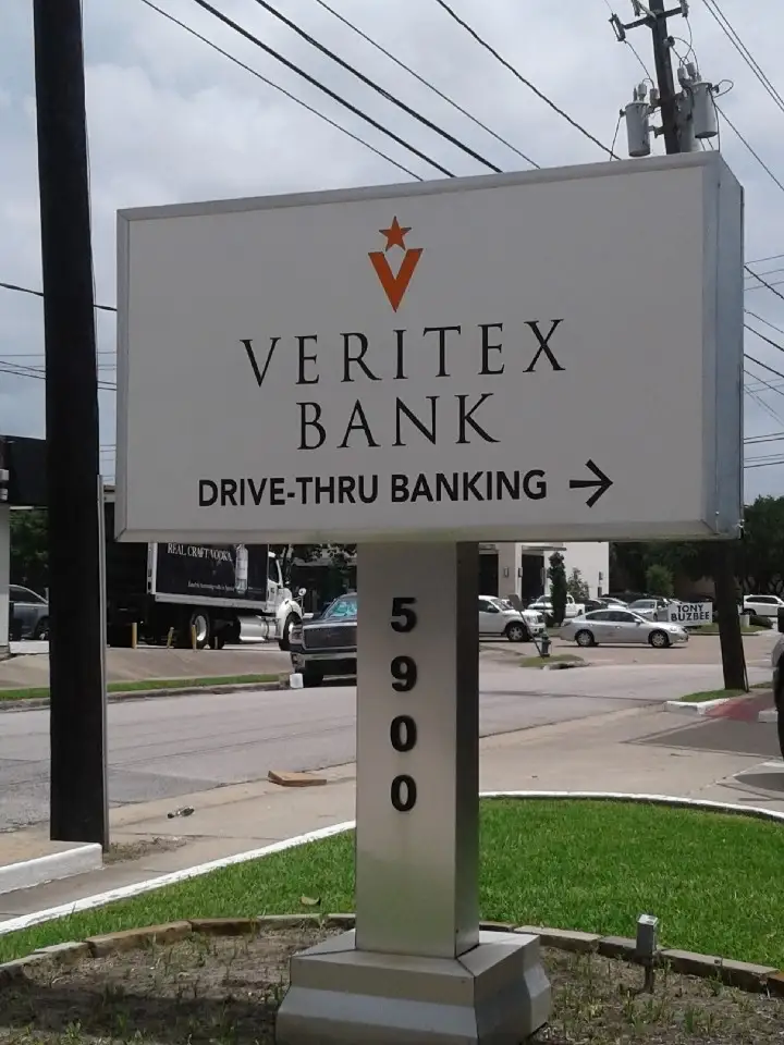 608G5712V22052XC 5900 Memorial Dr 100 Houston TX 77007 USA Veritex Bank