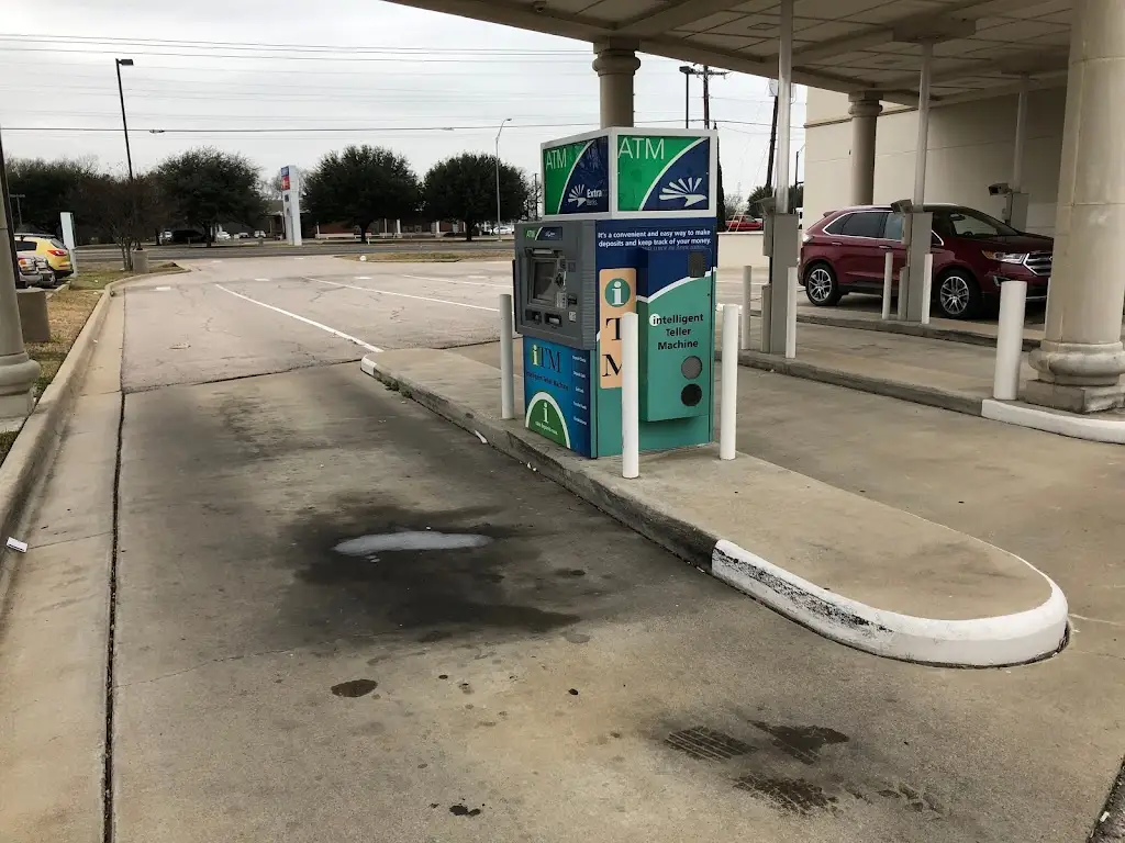 618S5213Z64197AV 800 E Main St Gatesville TX 76528 USA Extraco Banks Gatesville ATM