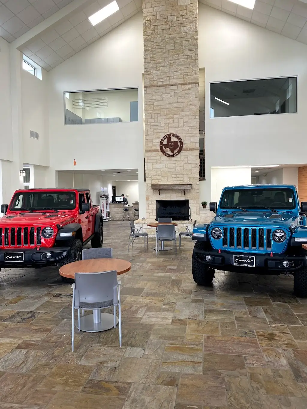 680W1947B42039BE 4850 I10 Columbus TX 78934 USA Cavender Chrysler Jeep Dodge RAM