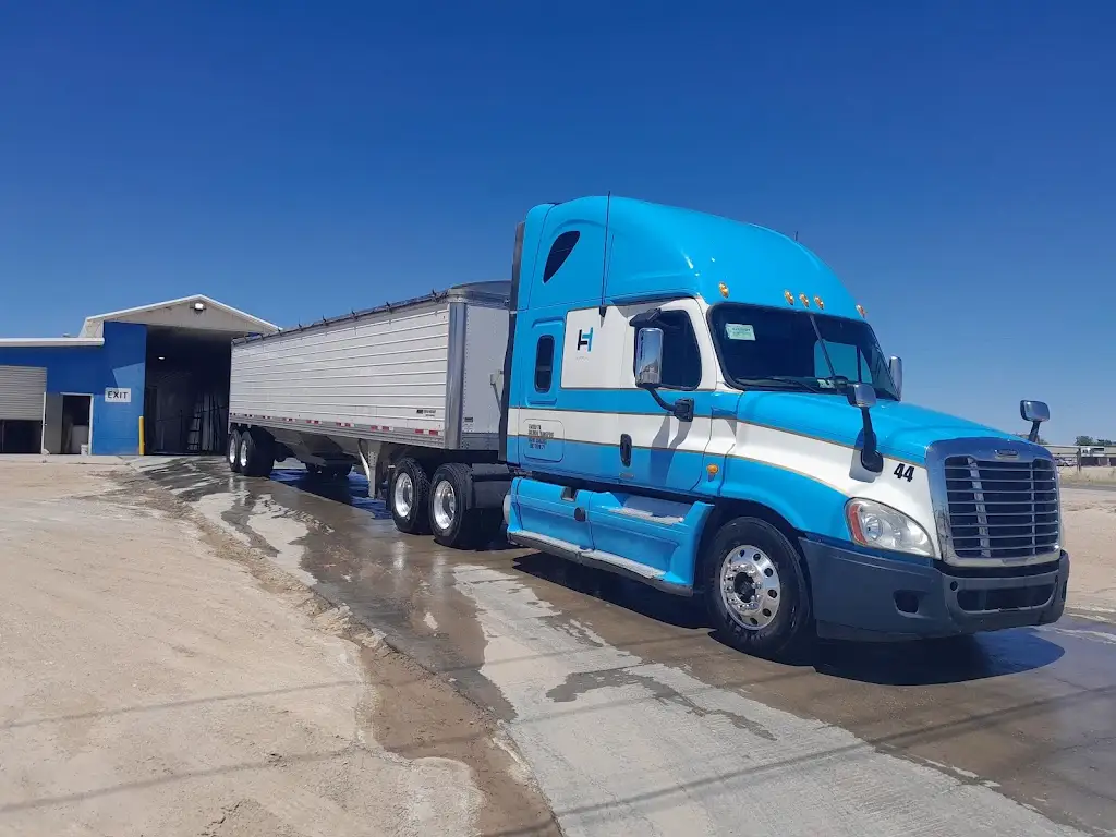 694F1012N92912VO 1107 SW Mustang Dr Andrews TX 79714 USA Truck Wash of Andrews