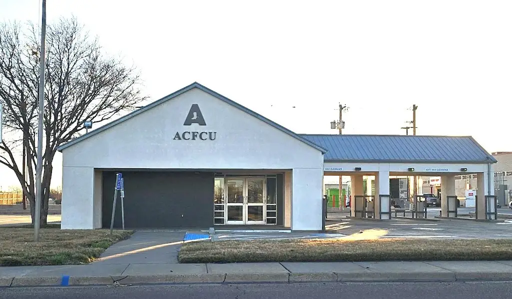 694G8352M86280SU 2410 N Grand St Amarillo TX 79107 USA ACFCU Federal Credit Union Grand Branch