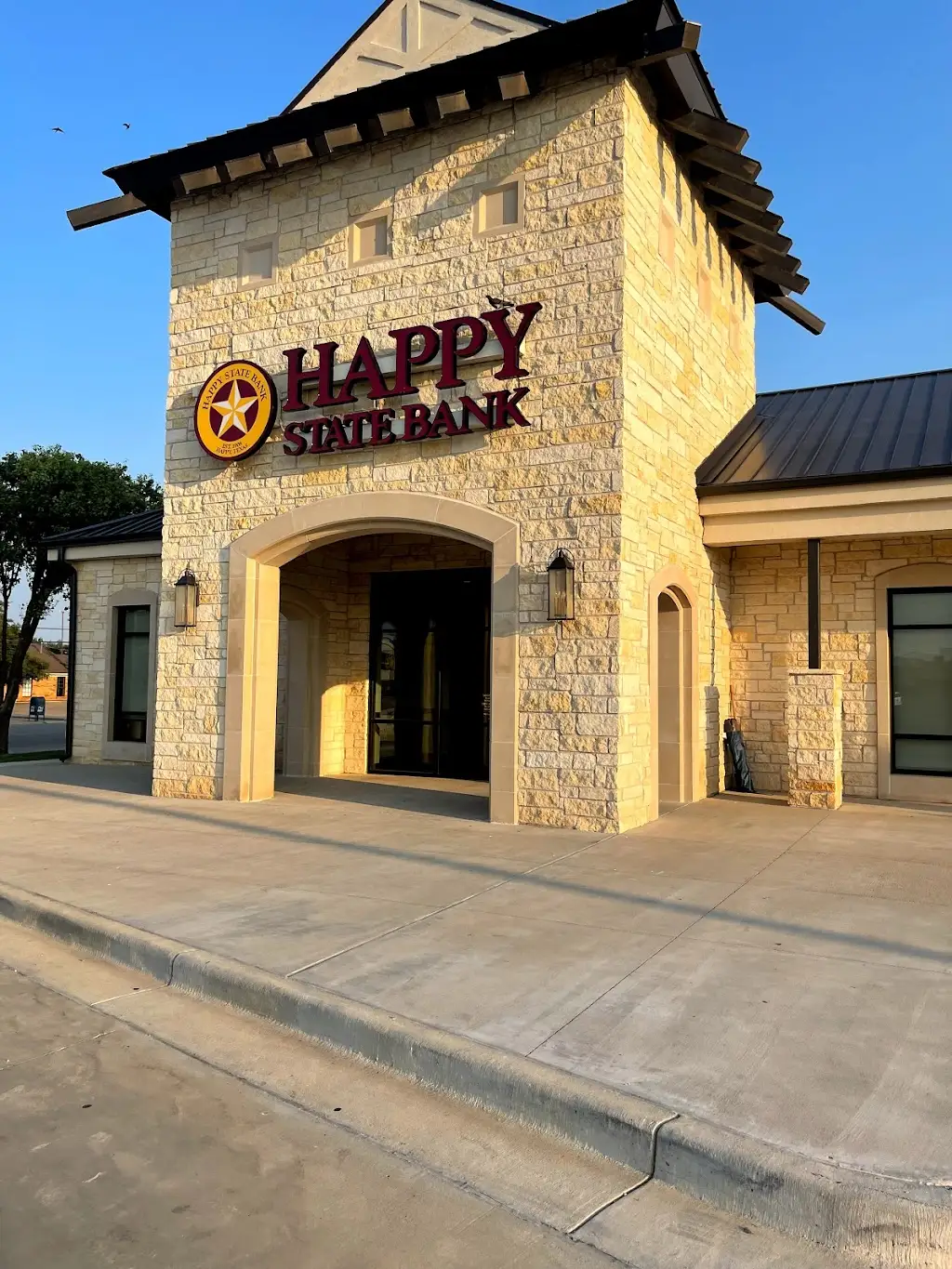 723E9700L74182YE 3201 Olton Rd Plainview TX 79072 USA Happy State Bank