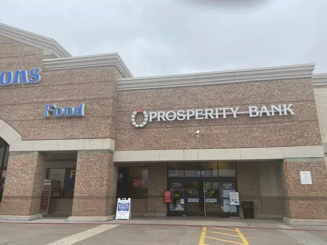 749D6617G49213LN 215 N Carrier Pkwy Grand Prairie TX 75050 USA Prosperity Bank