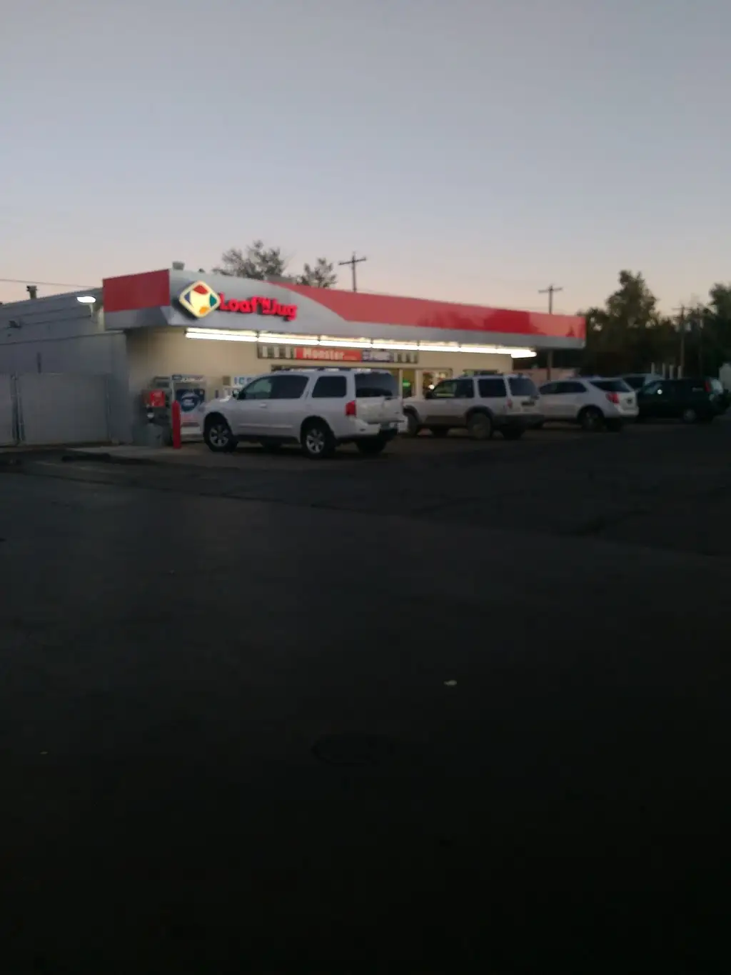 749O8411Y31588MT 1900 E 2nd St Casper WY 82601 USA Loaf N Jug