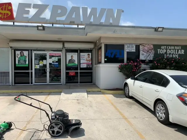 897N3247W54417FB 4711 Blanco Rd San Antonio TX 78216 USA EZPAWN