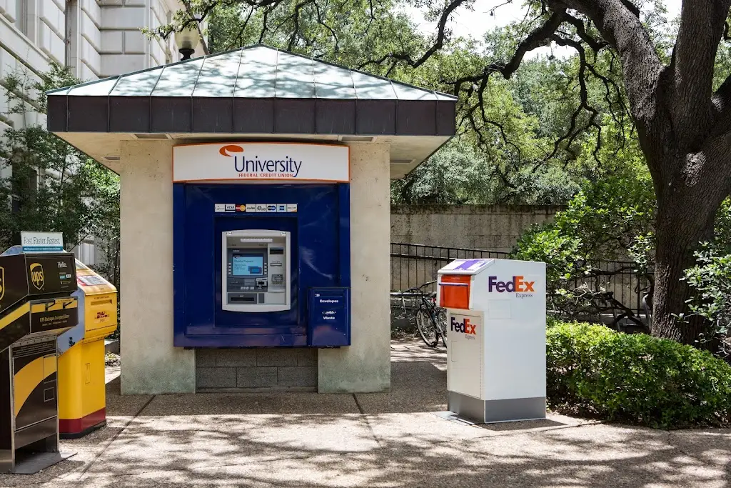 908W3333B31056ZS West Side of Main Building 110 Inner Campus Drive Austin TX 78712 USA UFCU ATM