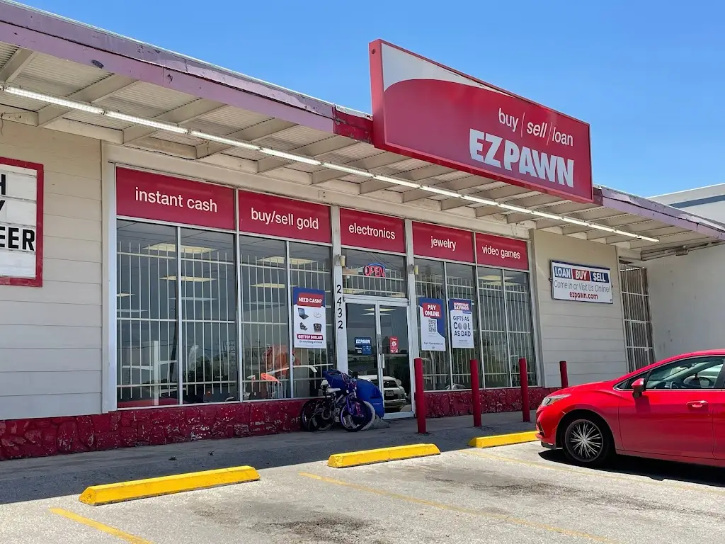 922M8257R29240NJ 2432 Austin Hwy San Antonio TX 78218 USA EZPAWN