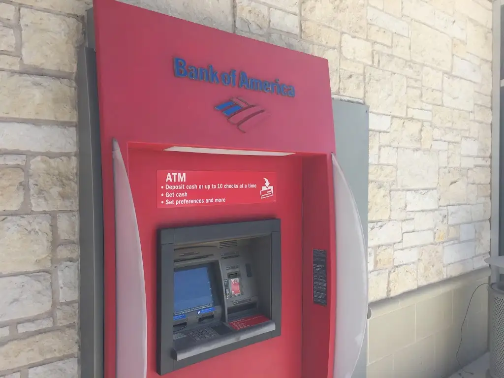 926R1976W59361RU 11500 FM 2222 Austin TX 78730 USA Bank of America with Drive thru ATM