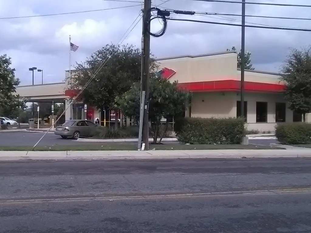 932X3186R69071QJ 3211 SW Military Dr San Antonio TX 78211 USA Bank of America with Drive thru ATM