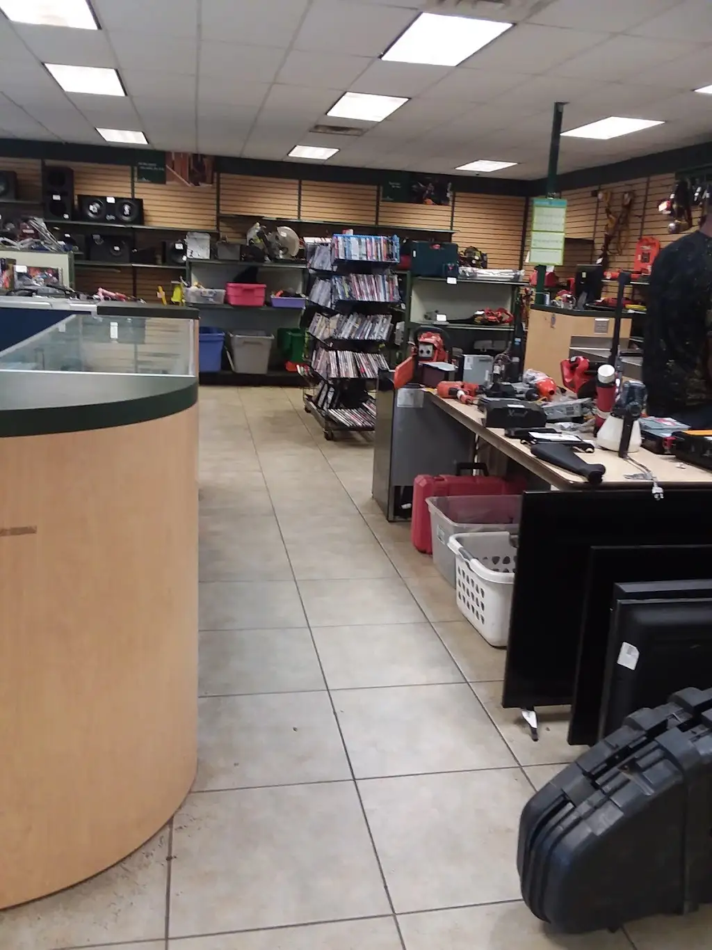 944W3672S63771IV 2230 W Gentry Pkwy Tyler TX 75702 USA First Cash Pawn