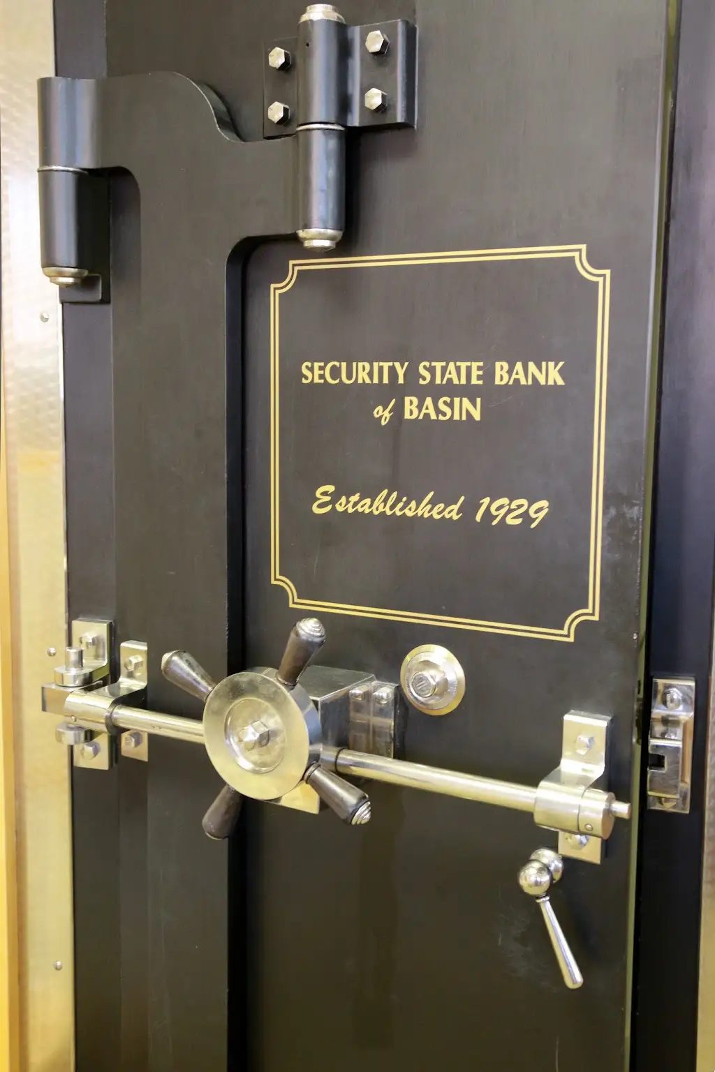 949R4254V72101KB 201 S 4th St Basin WY 82410 USA Security State Bank Basin