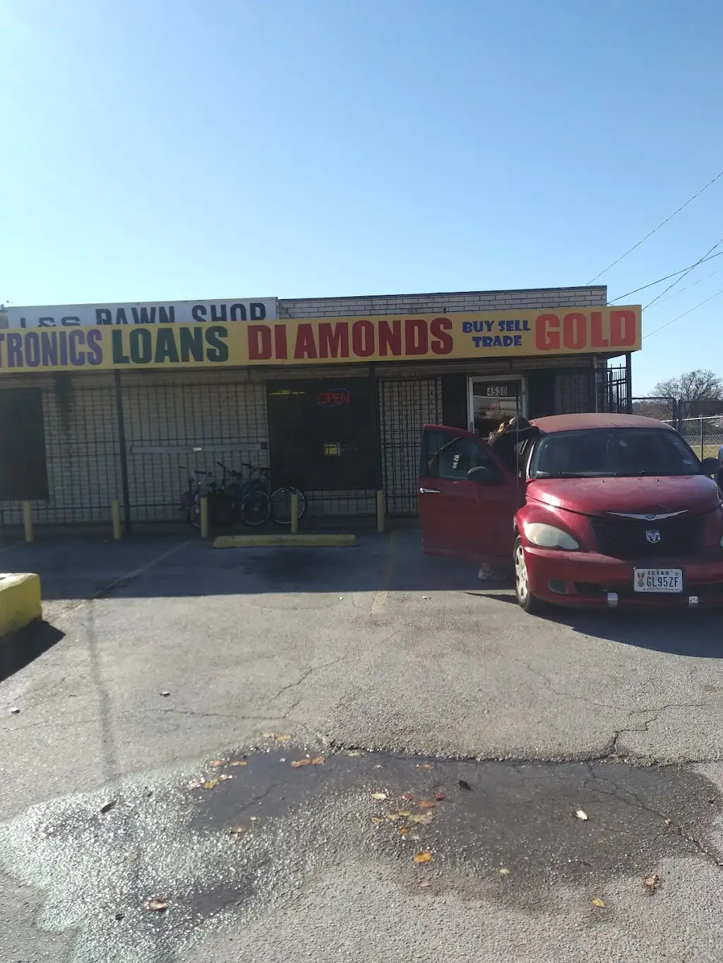 960F1674T69852JG 4530 Mansfield Hwy Forest Hill TX 76119 USA L S Pawn Shop