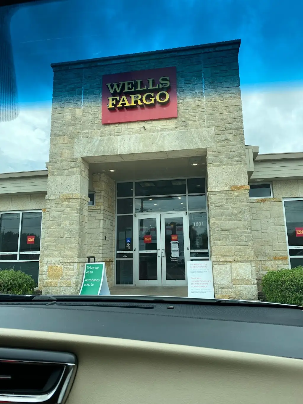 969O5830X86039KL 1601 W Parmer Ln Austin TX 78727 USA Wells Fargo Bank