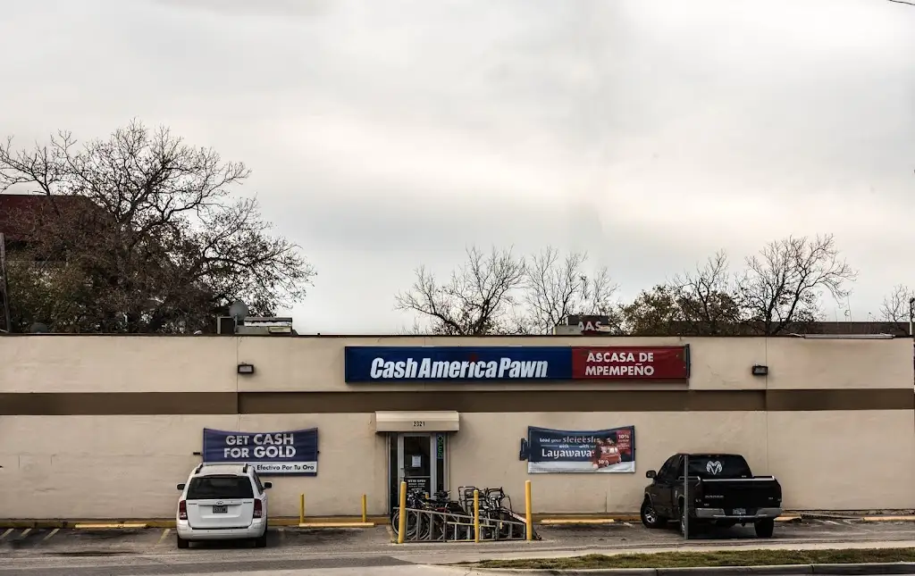 976B6751U36845LF 2321 E 7th St Austin TX 78702 USA Cash America Pawn